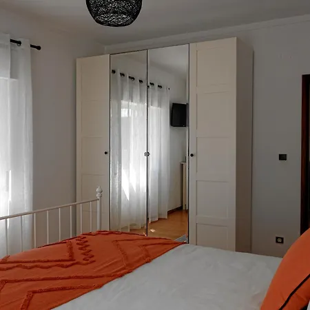 Holiday home *private Outdoor Area* 300m-beach, Swing/no Stairs Sao Martinho do Porto