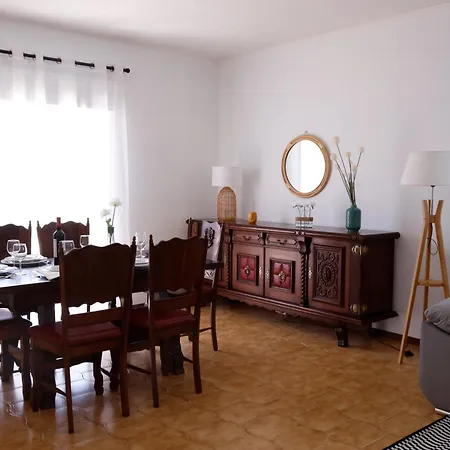 *private Outdoor Area* 300m-beach, Swing/no Stairs Holiday home *