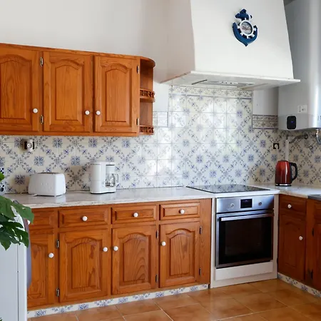 *private Outdoor Area* 300m-beach, Swing/no Stairs *