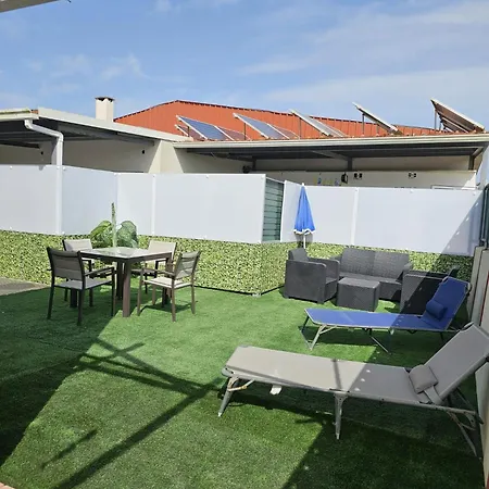 !private Outdoor Area! 300m-beach, 3br No Stairs Feriehus São Martinho do Porto