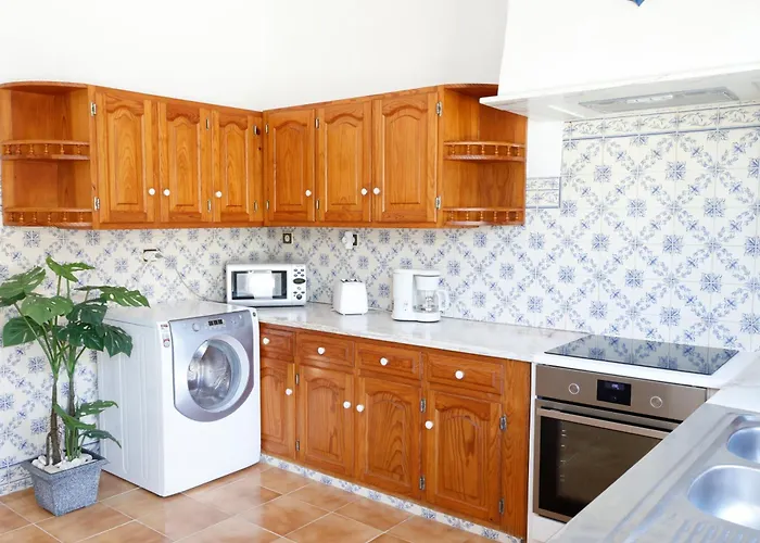 *private Outdoor Area* 300m-beach, Swing/no Stairs Prázdninový dům *